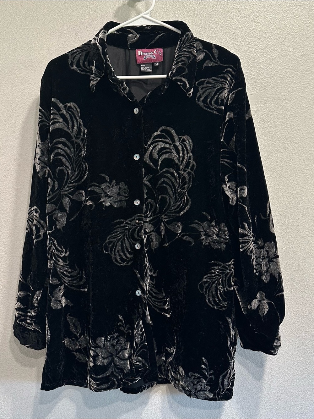 Denim & Co. black velvet burnout floral blouse top,medium,whimsigoth,dark romanc